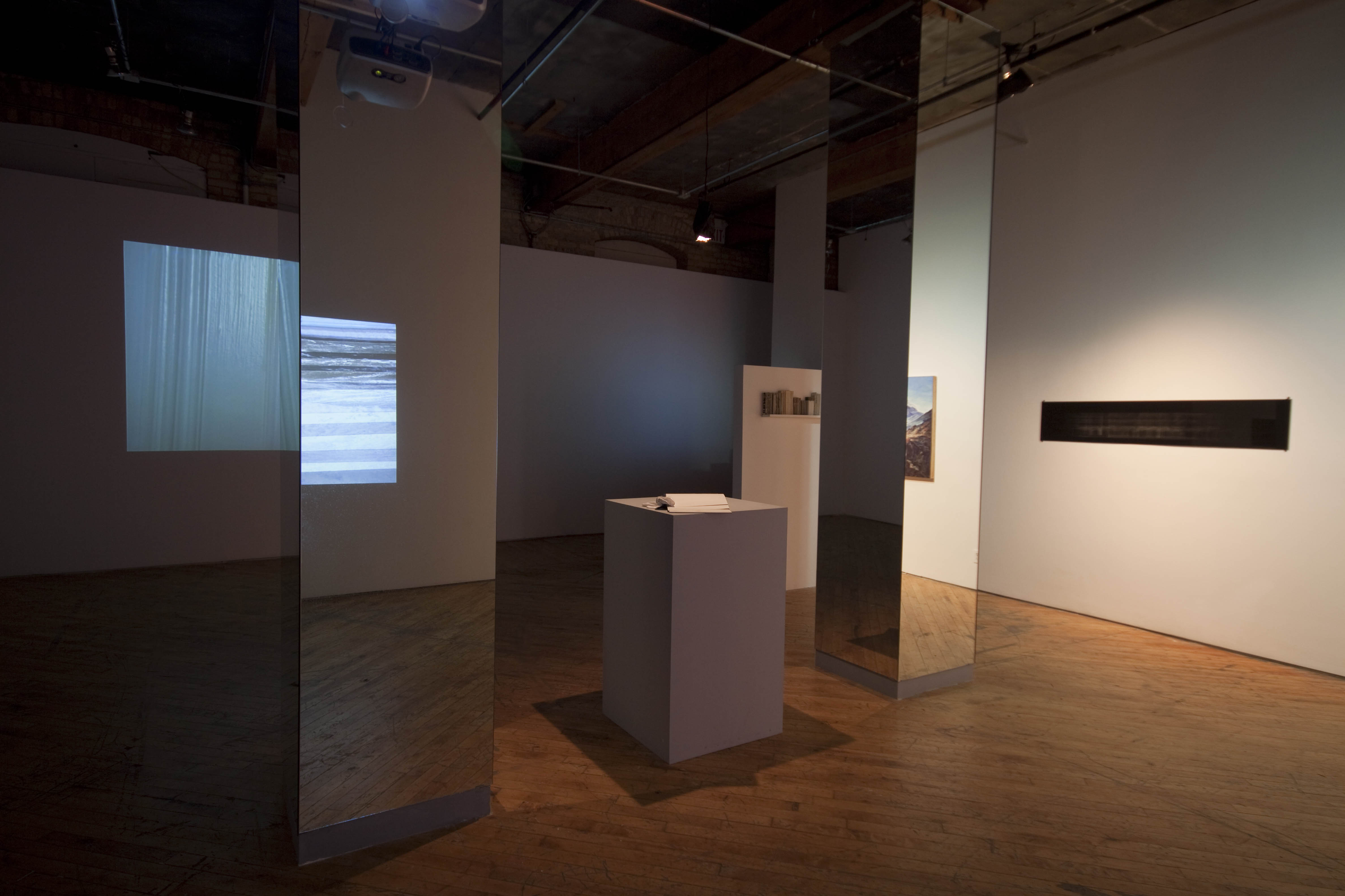Sarah Jane Gorlitz & Wojciech Olejnik, installation view, video projection.