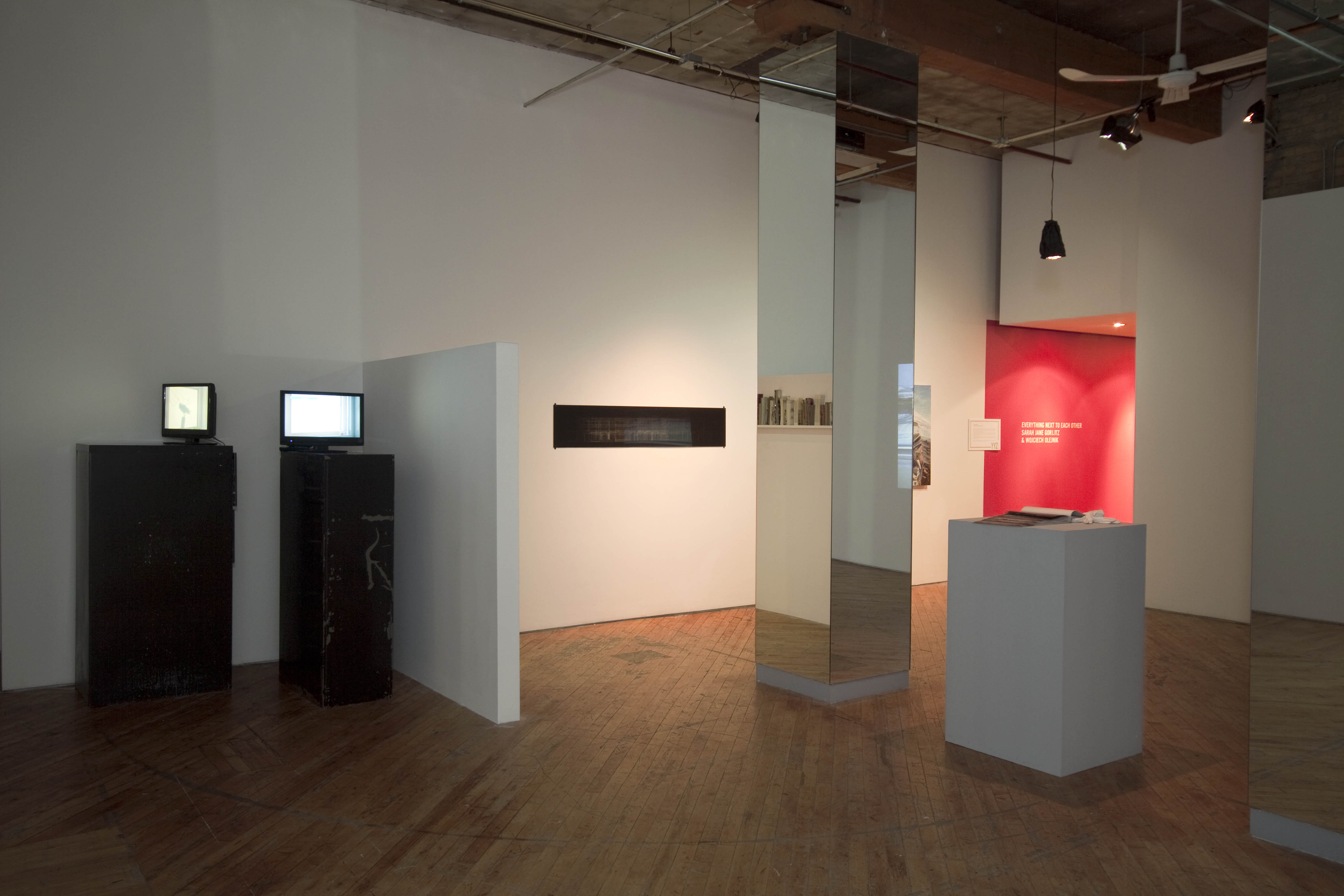 Sarah Jane Gorlitz & Wojciech Olejnik, installation view, video projection.