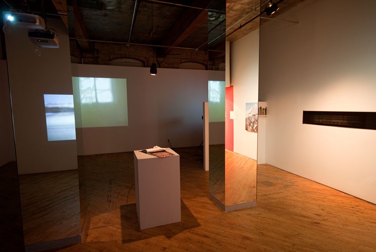 Sarah Jane Gorlitz & Wojciech Olejnik, installation view, video projection.