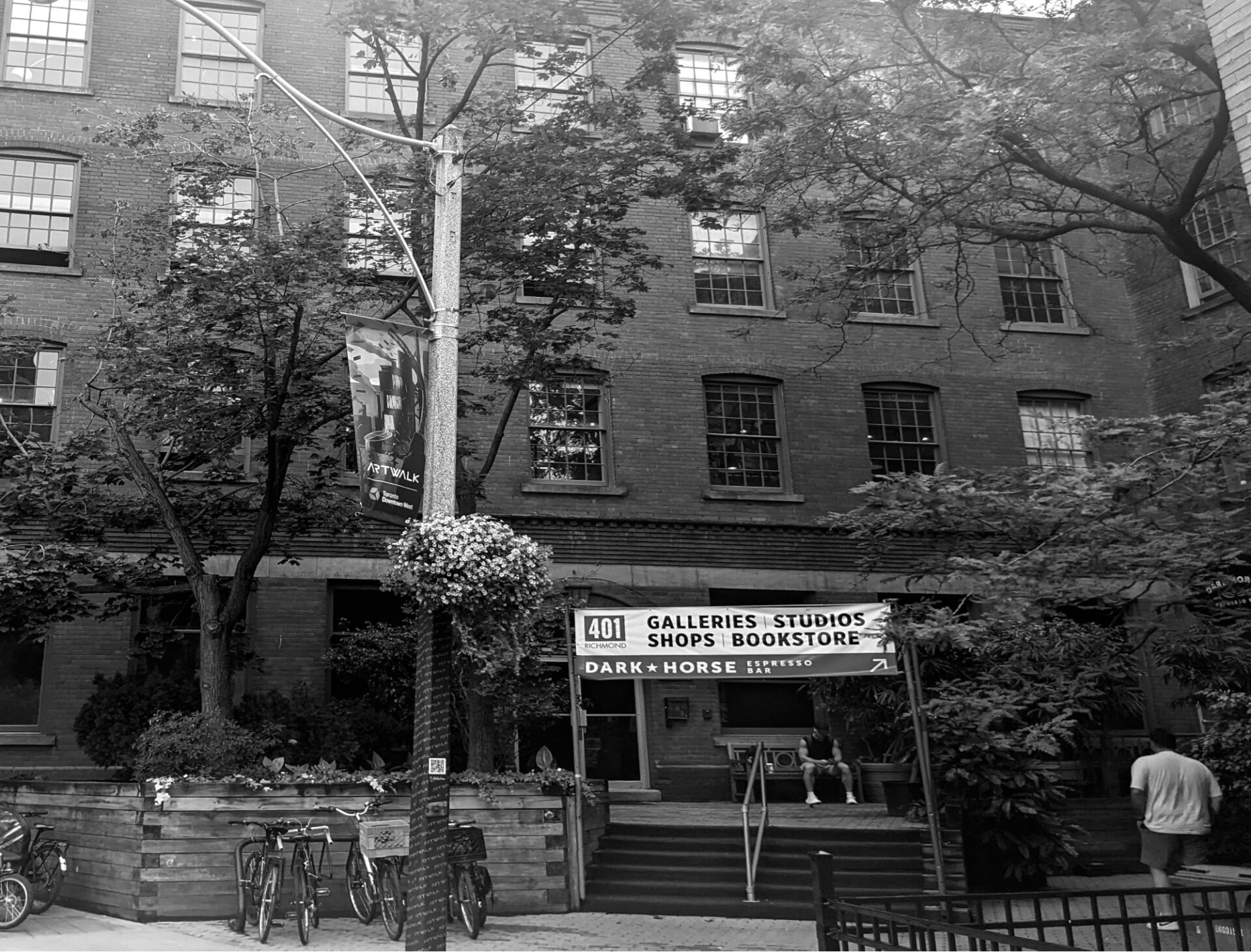 An archival image of the exterior of 401 Richmond St.