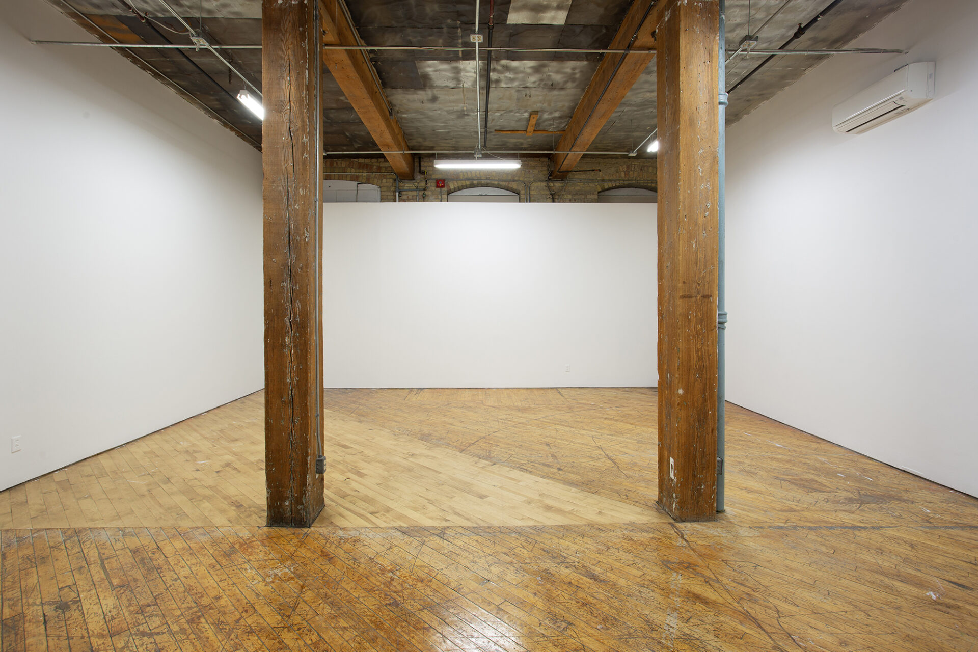 Photo of the empty gallery